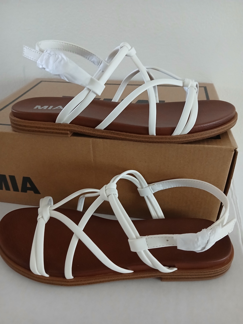 MIA White Strappy Flat Sandals with Brown Footbed Size 7 New $25